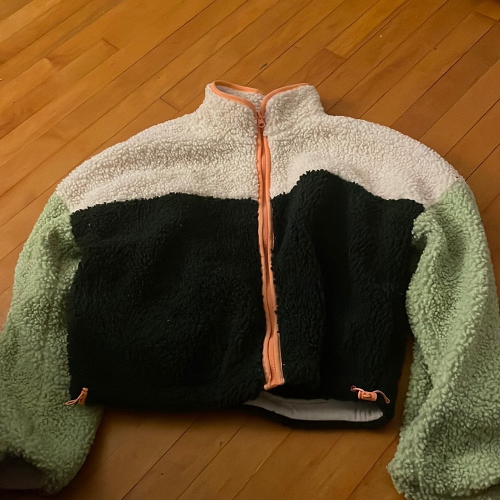 Fuzzy zip up sweater no hoodie